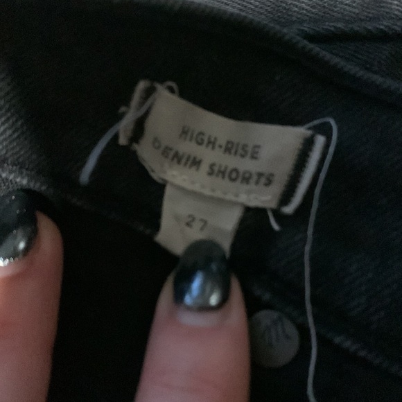 Madewell high rise denim shorts. Size 27. - Picture 3 of 4